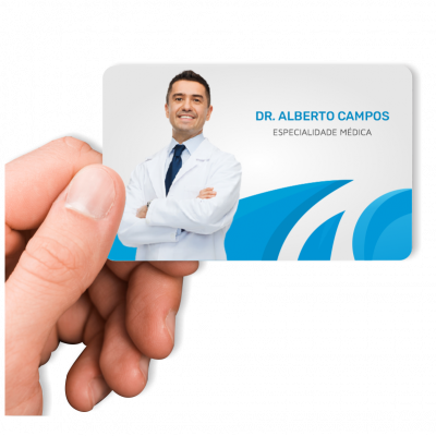 cartão de visita eletrônico de aproximação para dentista em tons de verde, cartão nfc aproximação e qr code para médico